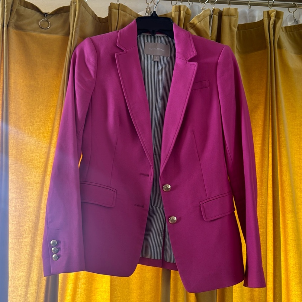 Banana Republic Barbie Flirty Pink Blazer with Gold Buttons 🩷